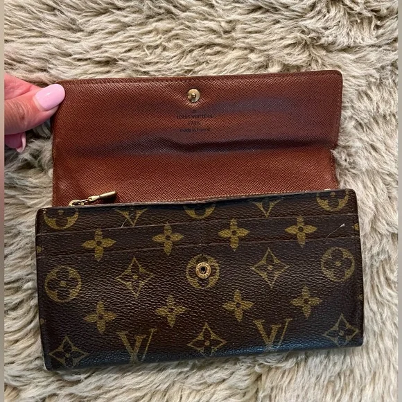 Authentic Louis Vuitton LV Monogram Sarah Long Wallet - Picture 2 of 9